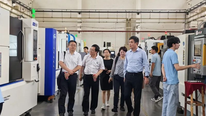 滚珠丝杠直线导轨材质揭秘：材质选择背后的逻辑